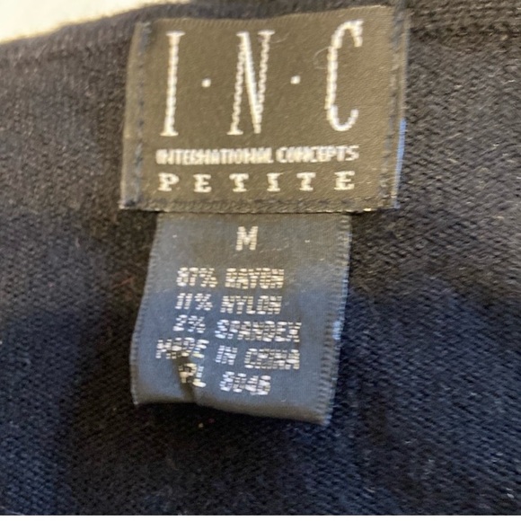 Spring Embroidered sweater - Picture 7 of 7